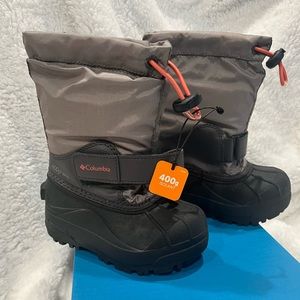 Columbia Kids Boots in Gray and Black